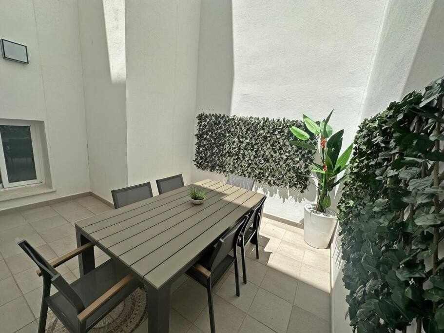 Xxii Apartamentos Morales&Arnal 埃斯特波纳 外观 照片